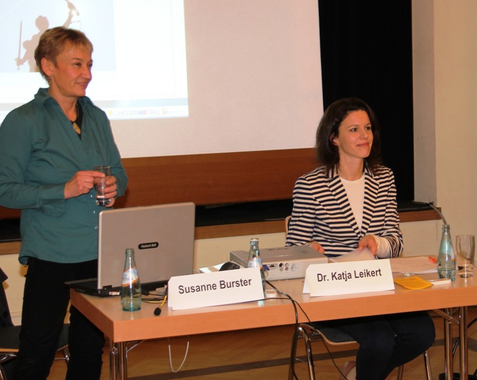 Rechtsanwltin Susanne Burster (links) und CDU-Bundestagskandidatin Dr. Katja Leikert 