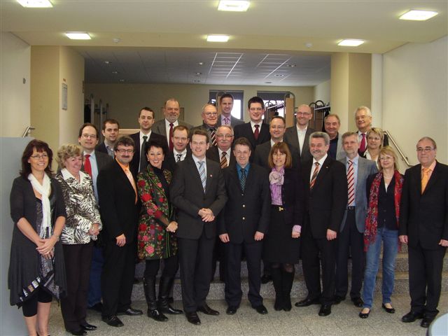 Der CDU-Kreisvorstand mit seinem wiedergewhlten Vorsitzenden Tom Zeller (vorne, fnfter von links)